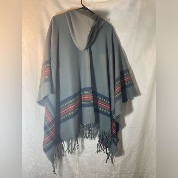 NWT Paperstore Grey Hood Plaid Poncho - Picture 7 of 9